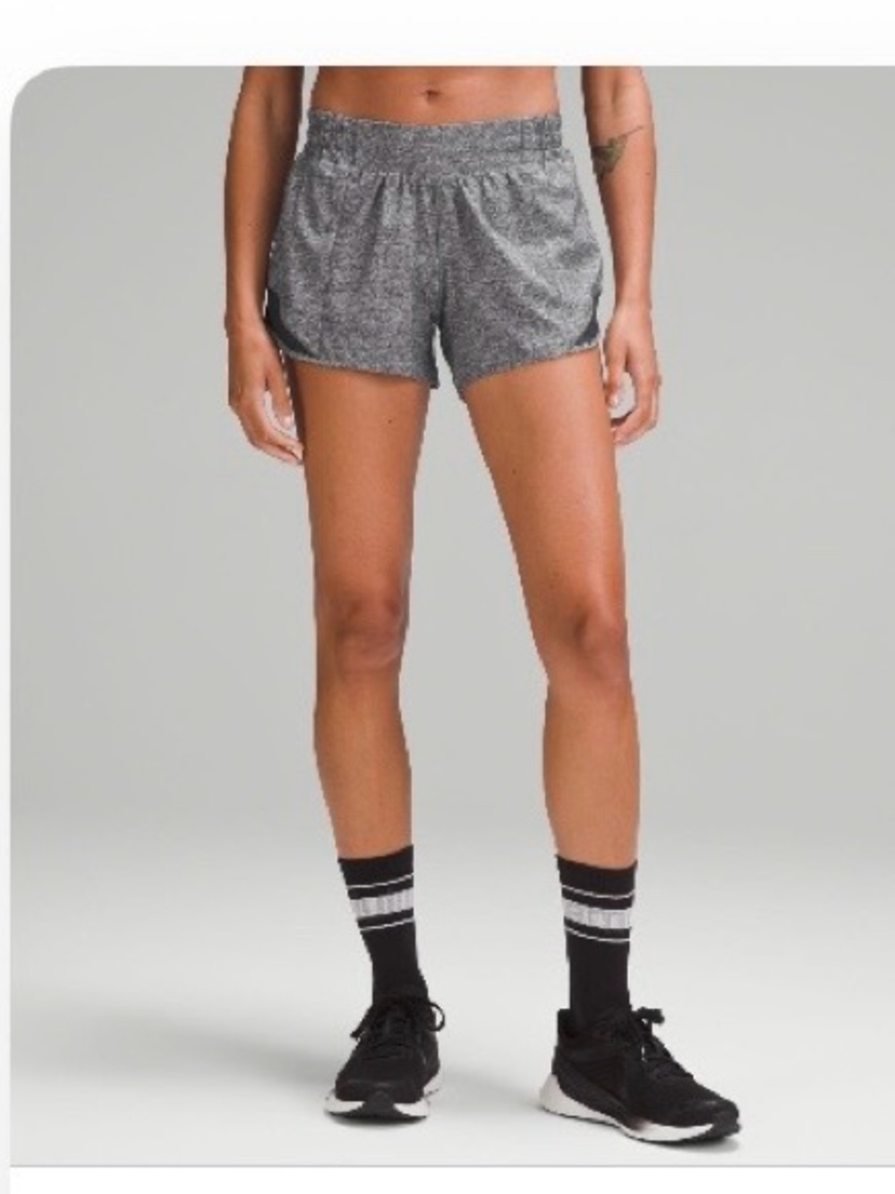 Lululemon hotty hot low rise lined short 4”